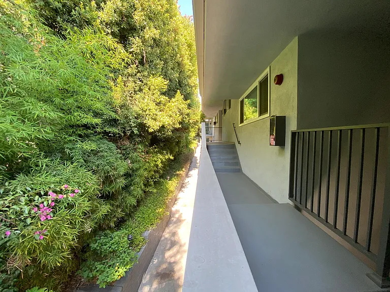1920 Hillcrest Rd #8A — Photo 8