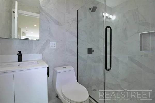 Rented by Real Street Inc | media 6