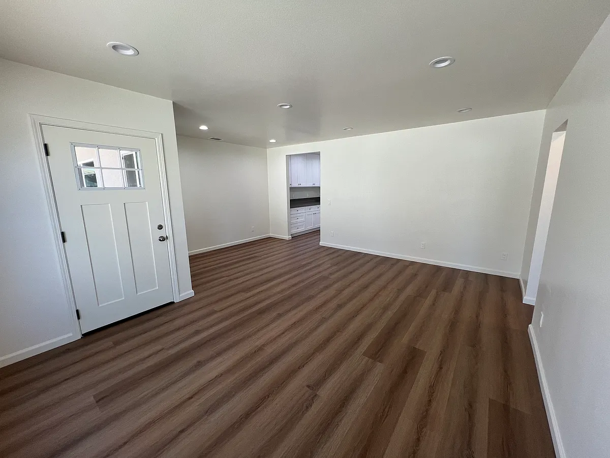 Building Photo - 140 E Colorado Blvd #C