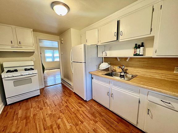 4th image of 25 Beech St #2