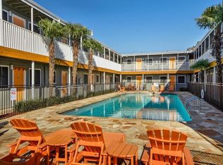 2401 Manor Rd, Austin, TX 78722