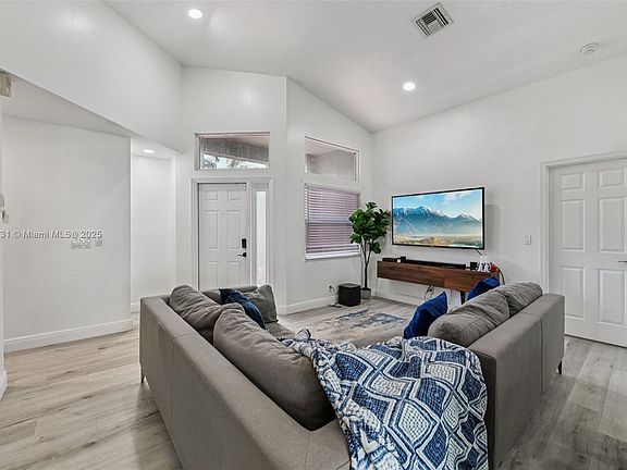 4th image of 10681 Lago Welleby Dr