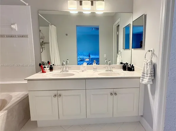 1392 Canary Island Dr #1392, Fort Lauderdale, FL 33327