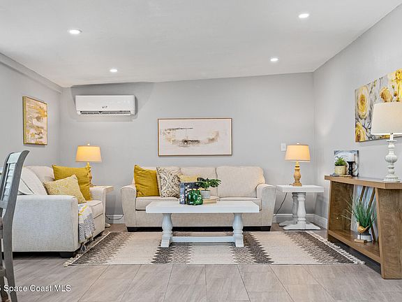 4th image of 215 Melaleuca Dr