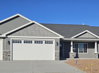 2080 Bear Paw Trl, Kaukauna, WI 54130