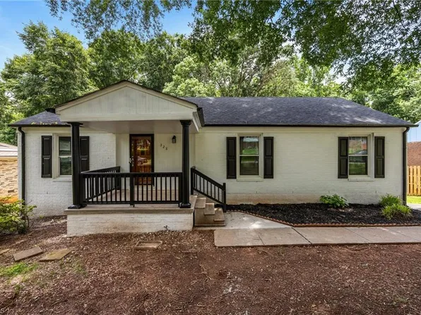 328 Foxcroft Dr, Winston Salem, NC 27103