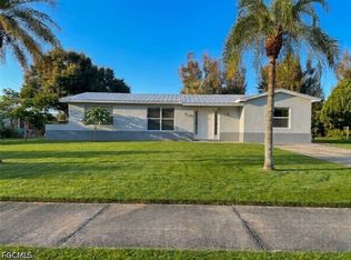 3846 Edgewood Ave, Fort Myers, FL 33916