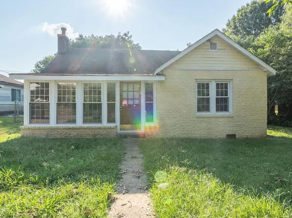 313 Fulton St, Florence, AL 35630