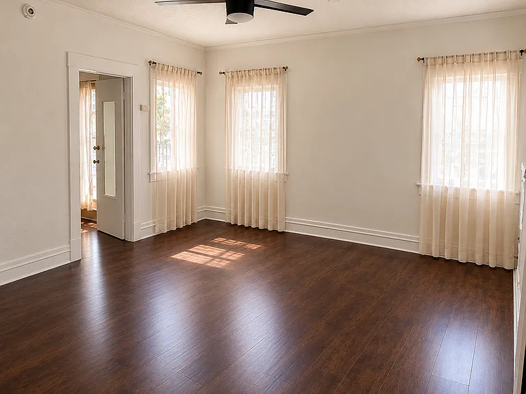617 Lime Ave #C — Photo 2