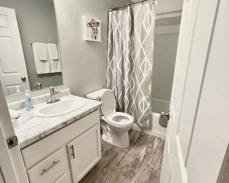 1st image of 2602 N Bennett St #2