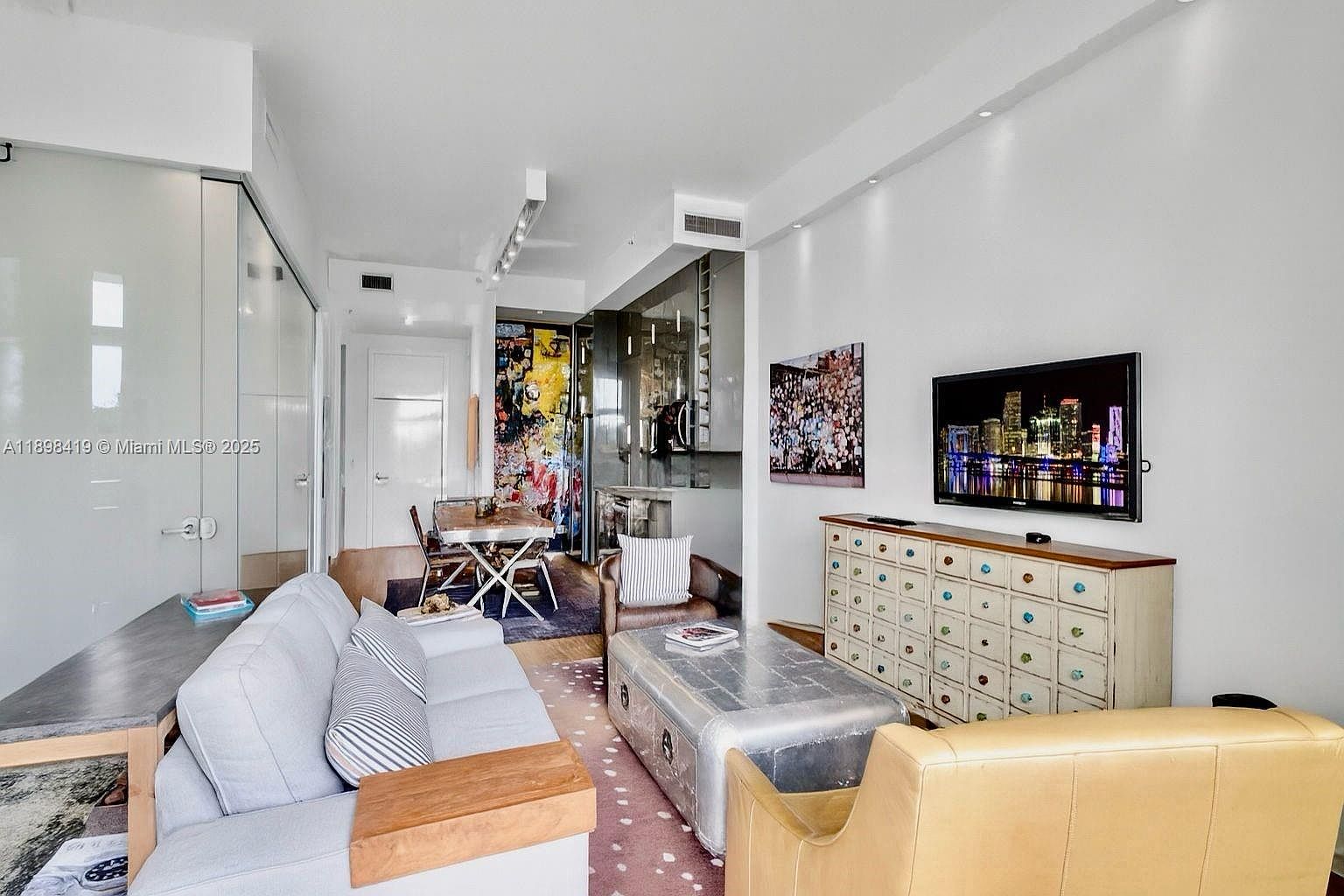 2001 Meridian Ave APT 404