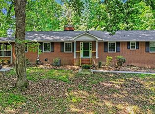 100 Malvern Ct, Winston Salem, NC 27106