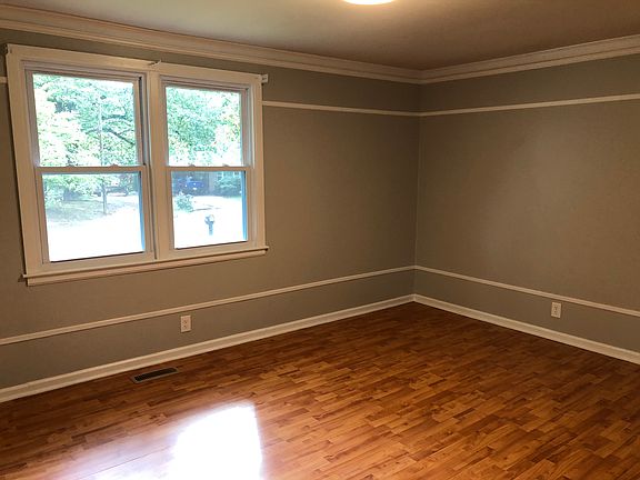 5th image of 405 Penarth Dr