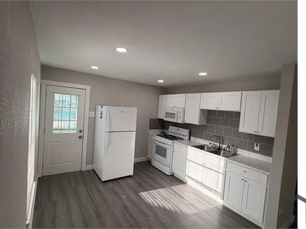 3243 W Laurel, San Antonio, TX 78228
