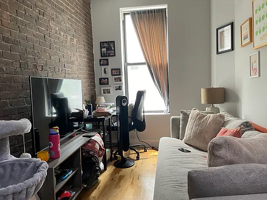 Rented by Compass | media 9