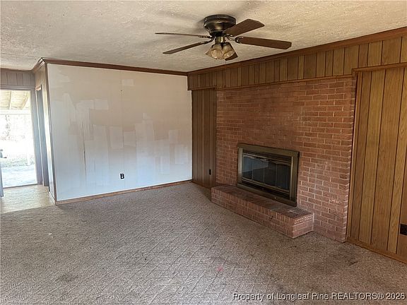 3rd image of 1411 Eisenhower St