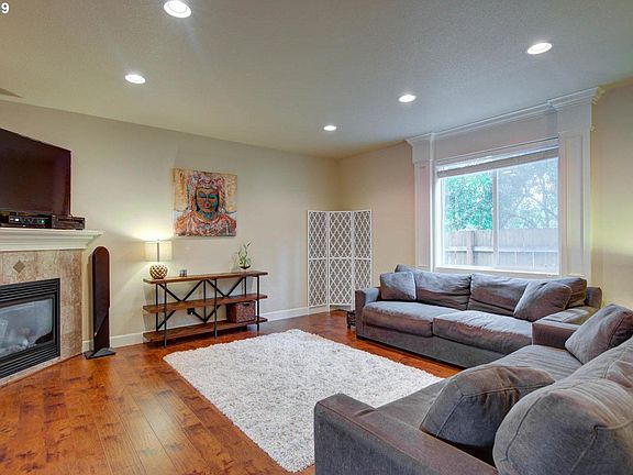 3rd image of 5310 NE 77th Cir