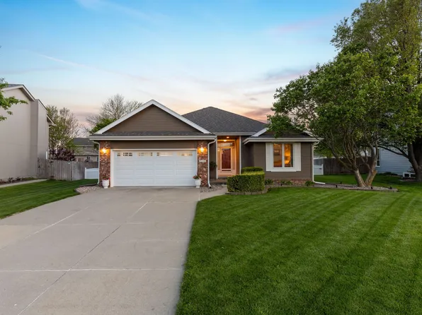 2117 Leigh St, Papillion, NE 68133