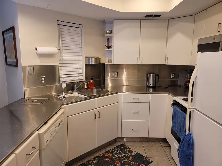 2314 S Clewis Ct #104 — Photo 5