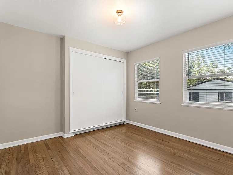 1227 Ash St — Photo 11