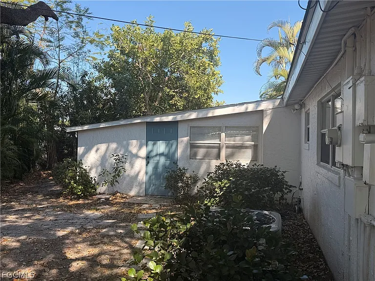1659 Ricardo Ave — Photo 15