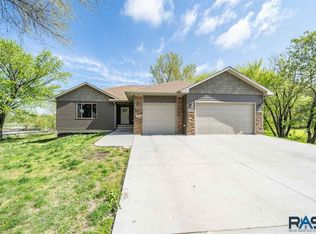 200 Elm Ave, Baltic, SD 57003