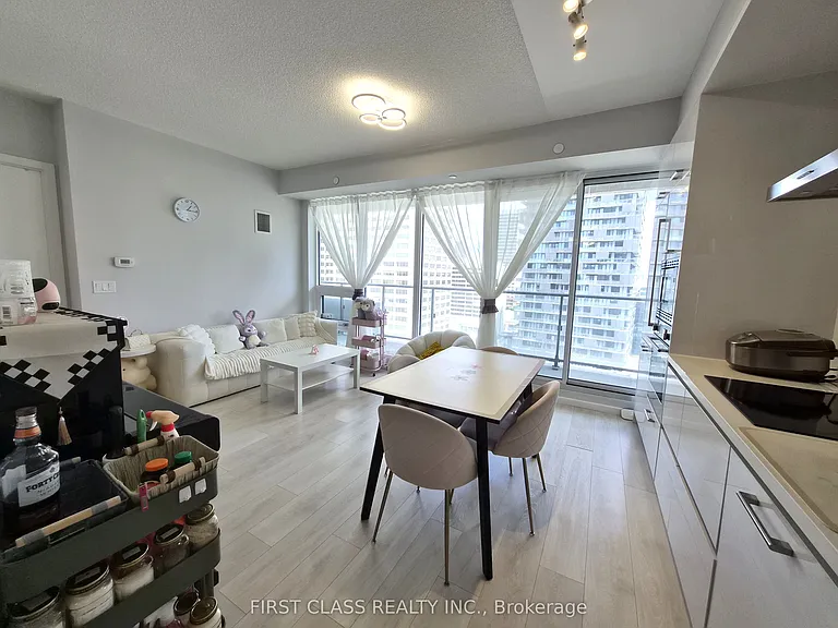 2221 Yonge St #1501 — Photo 19
