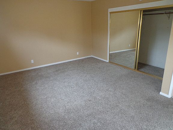 3rd image of 1426 S Olive St