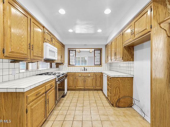 5th image of 16862 Septo St