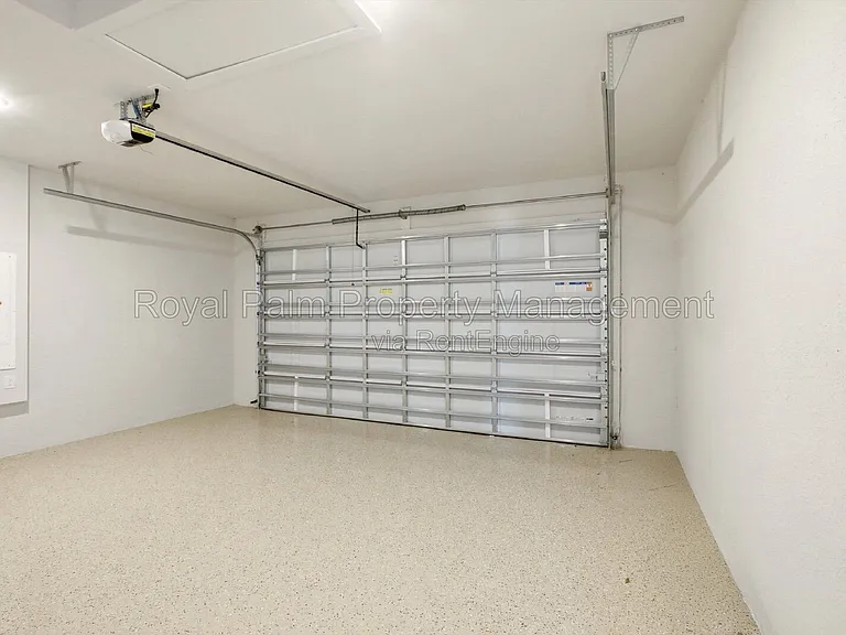 3750 NE 13th Ave — Photo 30