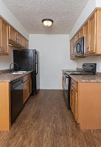 Concord Manor Apartments — Photo 4