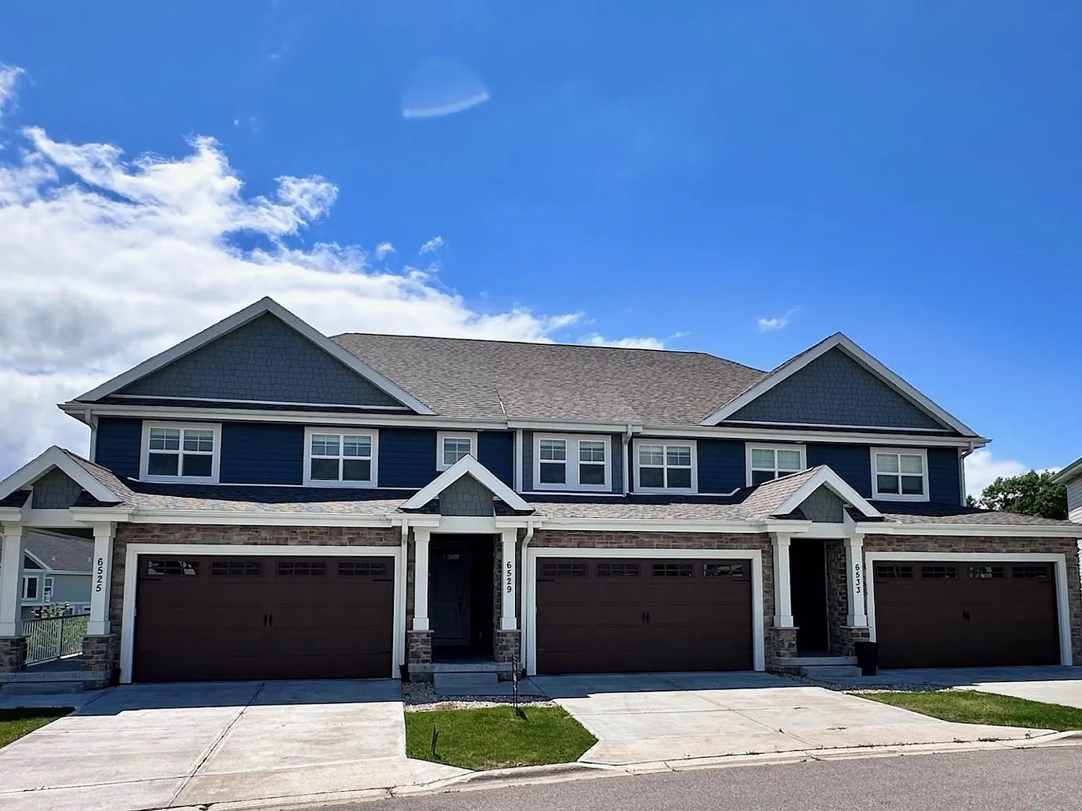 3 bed, 2.5 bath, 1767 sqft, $2,500 — Photo 1