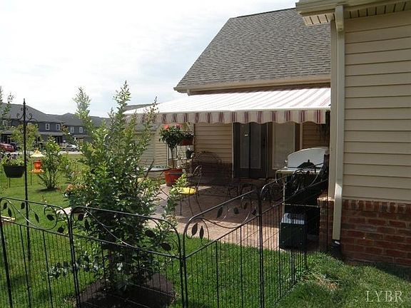 3rd image of 405 Cornerstone St