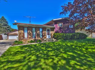 9845 McKinley St, Crown Point, IN 46307