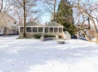 680 Aweogon Rd, Fontana, WI 53125