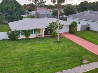 772 SE Thornhill Drive, Port Saint Lucie, FL 34983