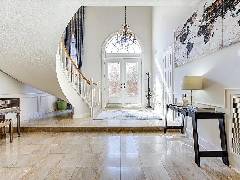 2510 Potomac Dr #5 — Photo 2