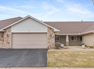 68 Crown Pointe Curv, Hudson, WI 54016