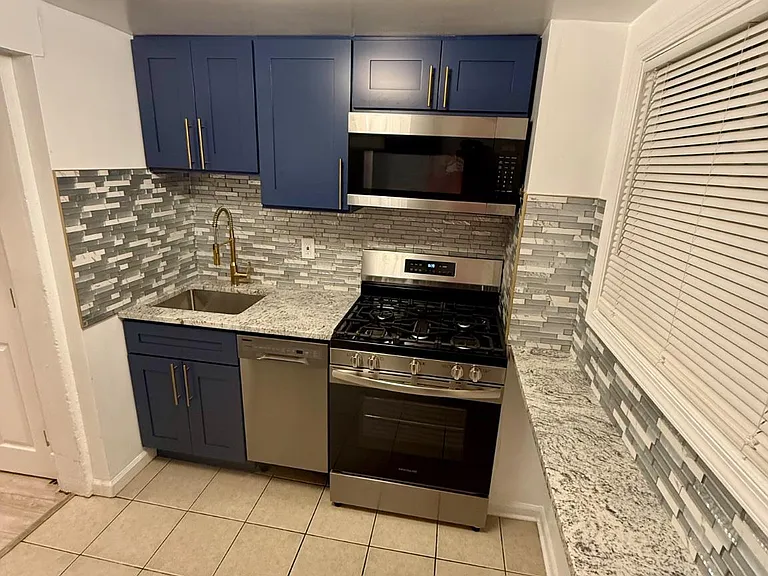 2048 N Darien St — Photo 10