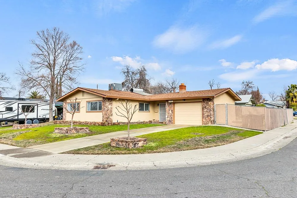7411 Evening Way photo 1