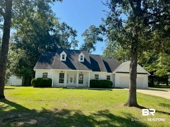 703 W 8th St, Bay Minette, AL 36507