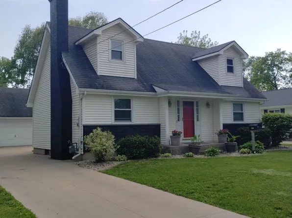 935 Adams Ave, Oshkosh, WI 54902