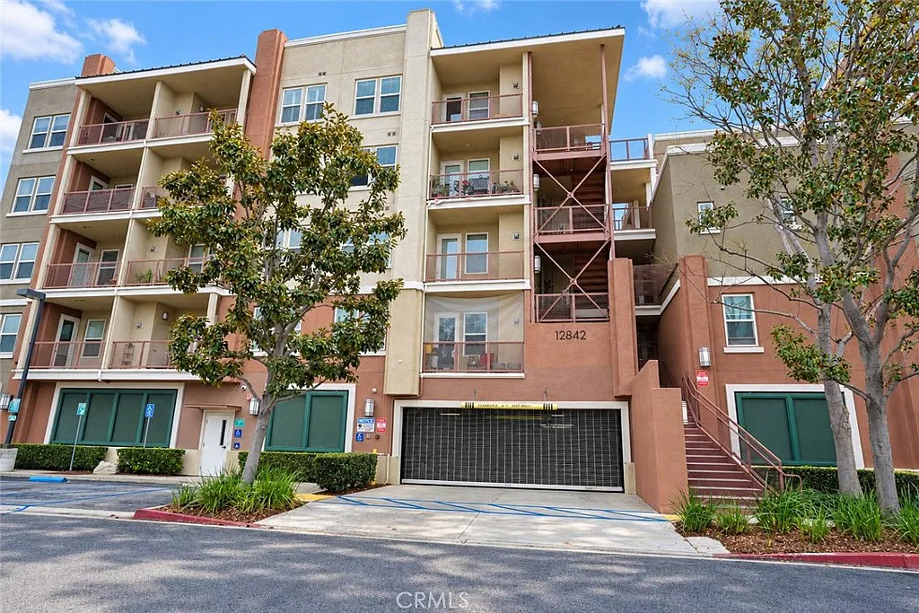 12842 Palm St — Photo 1