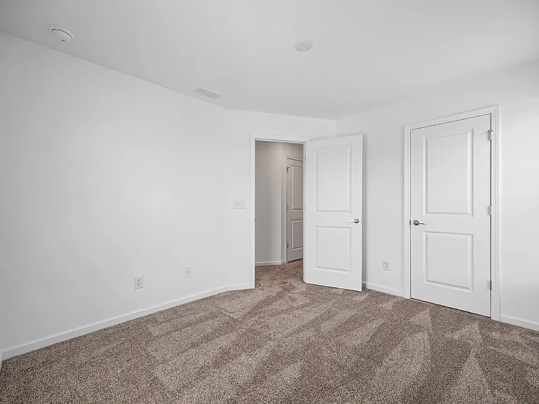 16212 Leading St — Photo 16