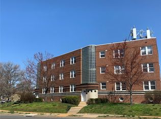 6401 Lindenwood Pl, Saint Louis, MO 63109