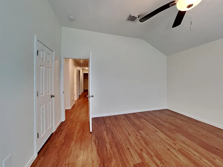 3906 Hawthorne Glen Ct — Photo 7