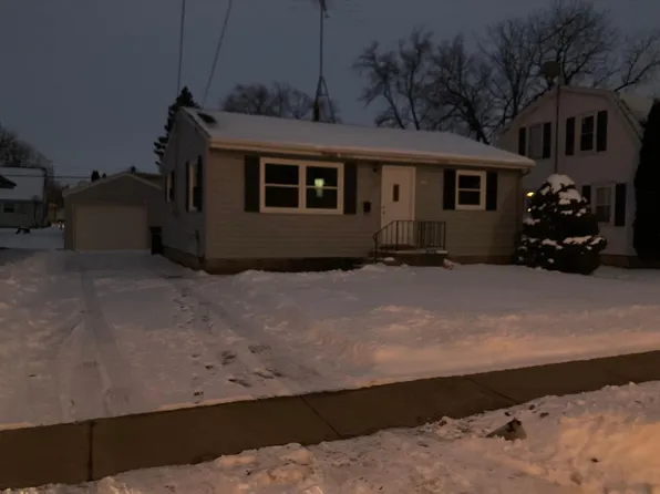 1131 Coolidge Ave, Oshkosh, WI 54902