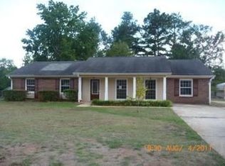 208 Cosby Dr, Lagrange, GA 30241