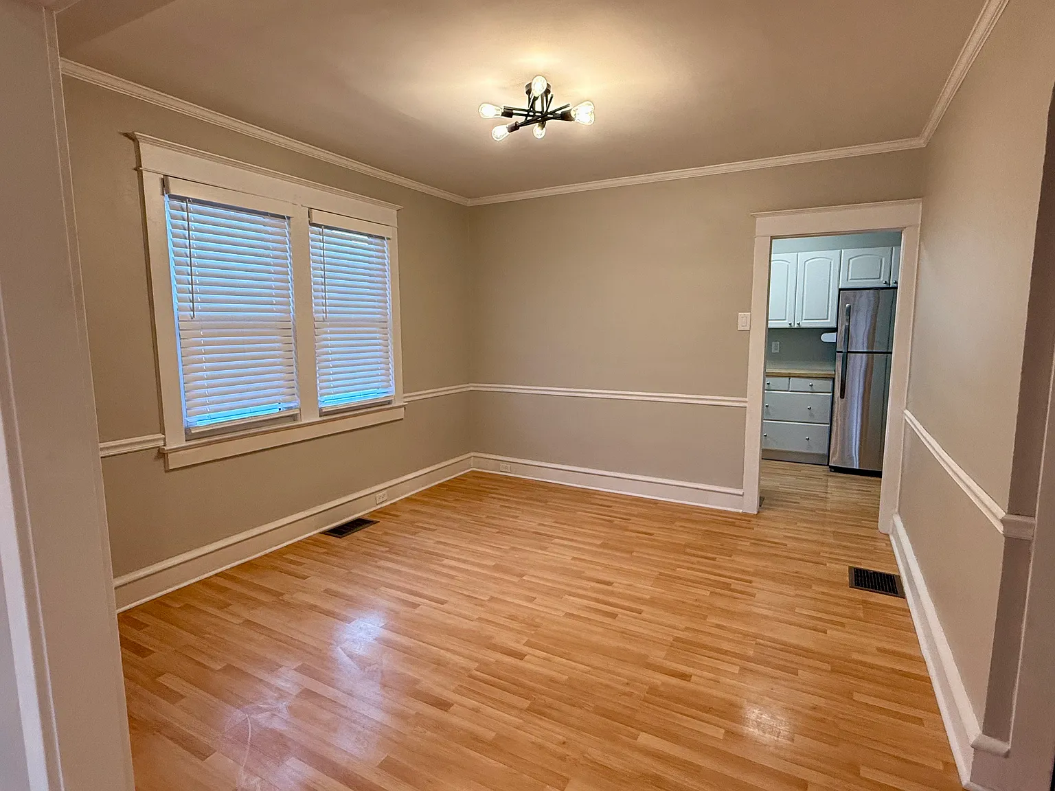 3 bed, 1350 sqft, $2,900 — Photo 3