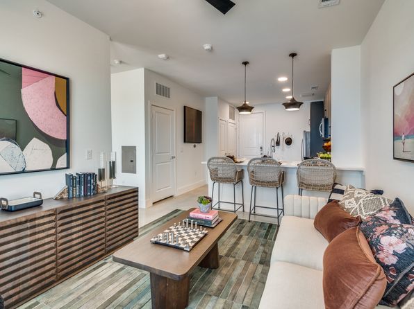 Hutto Station | 551 Exchange Blvd, Hutto, TX